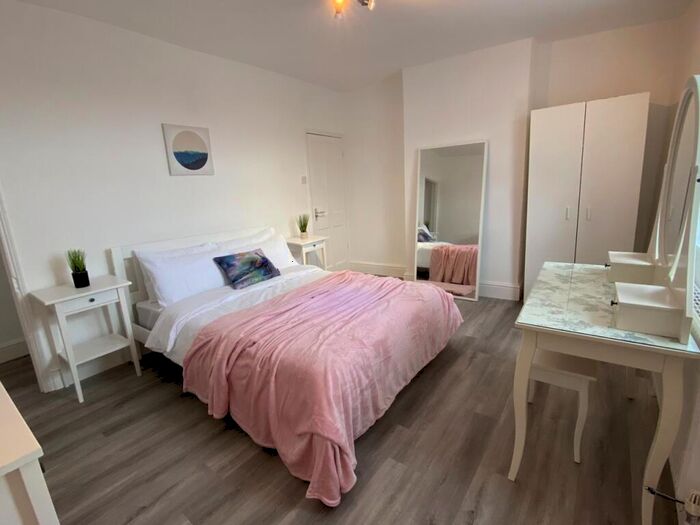 4 Bedroom House To Rent In Air Balloon Road, Bristol, BS5