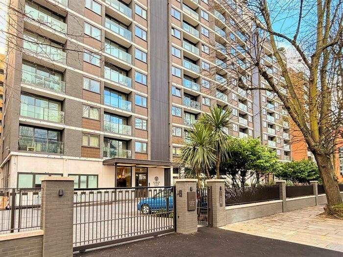 3 Bedroom Apartment To Rent In Lords View, St John's Wood, NW8