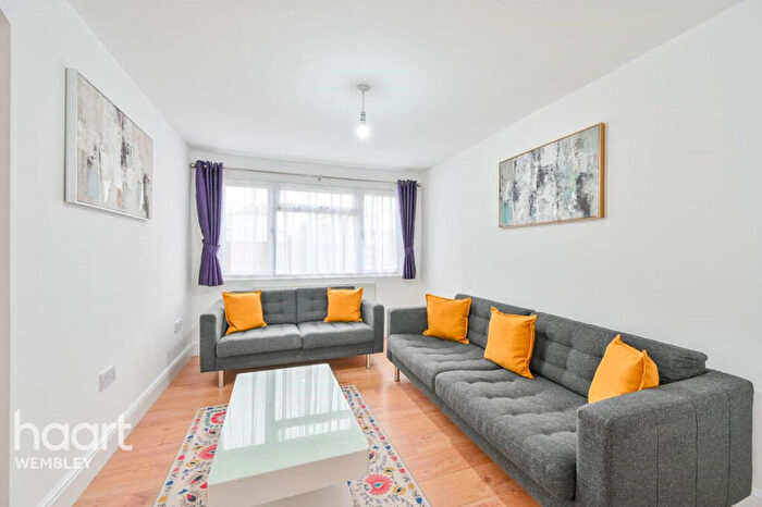 2 Bedroom Flat To Rent In Crawford Avenue, London, HA0