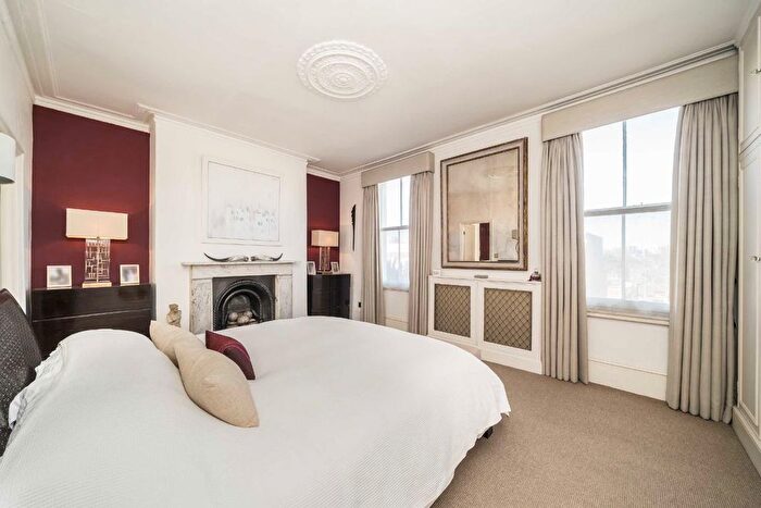 3 Bedroom Property For Sale In Wandsworth Road, Clapham, SW8