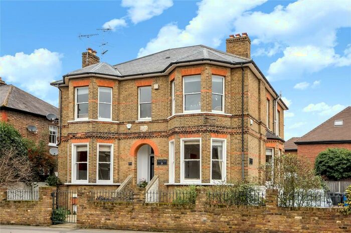 2 Bedroom Apartment To Rent In Clarence Road, Windsor, Berkshire, SL4