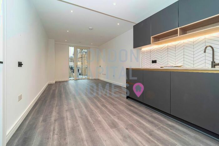 2 Bedroom Flat To Rent In Rothesay Apartment&#Sovereign Court, Hammersmith, London, W6