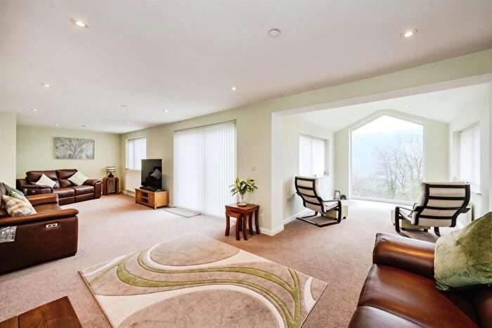 4 Bedroom Detached House For Sale In Graig Road, Godrergraig, Swansea, SA9