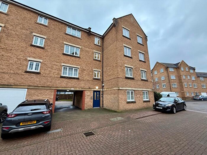 2 Bedroom Apartment To Rent In Luton Road, Dunstable, LU5