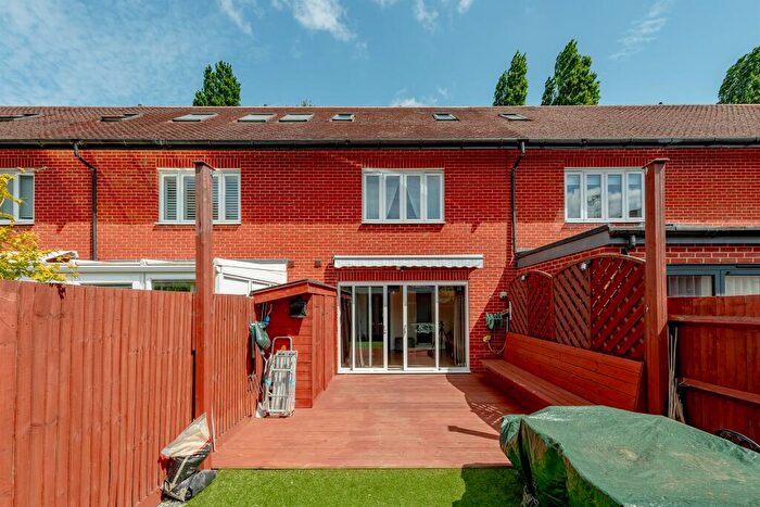 3 Bedroom Terraced House For Sale In Priddy Place, Redhill, RH1