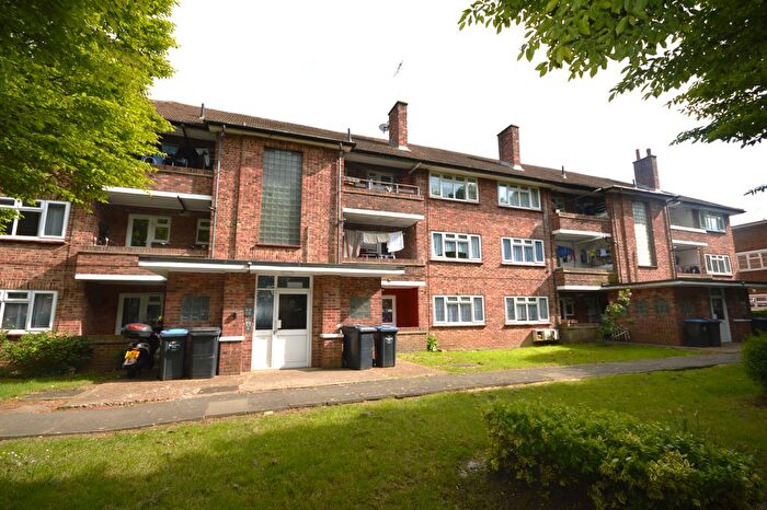2 Bedroom Flat To Rent In The Mall, Harrow, HA3