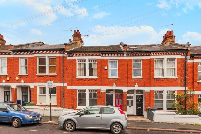 2 Bedroom Flat To Rent In Kingswood Road, Brixton, London, SW2