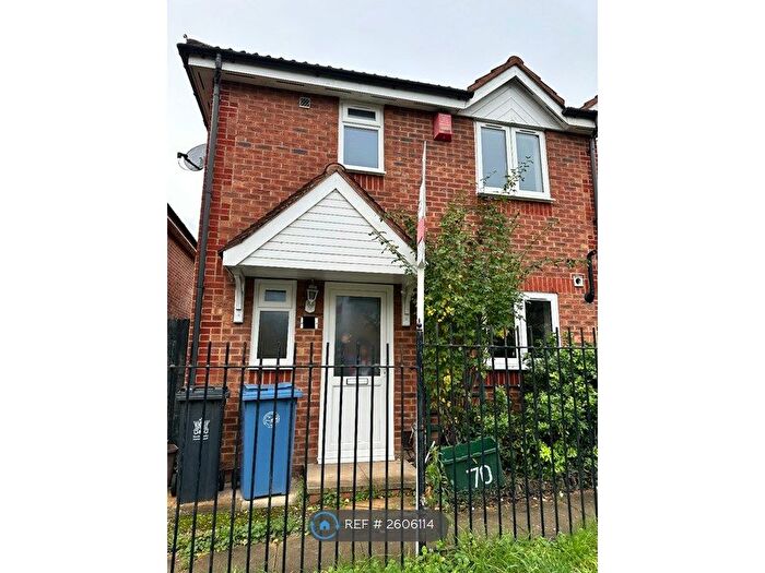 3 Bedroom End Terrace House To Rent In Coalmans Way, Burnham, Slough, SL1