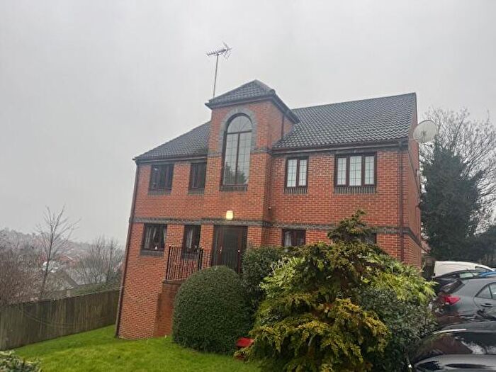 2 Bedroom Apartment To Rent In Hanover Court, Albert Road, Morley, Leeds, LS27