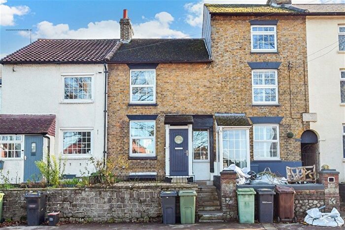 2 Bedroom Terraced House For Sale In Loose Road, Maidstone, Kent, ME15