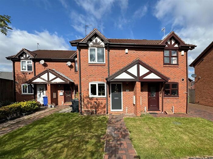 2 Bedroom Terraced House To Rent In Farmers Court, Halesowen, B63