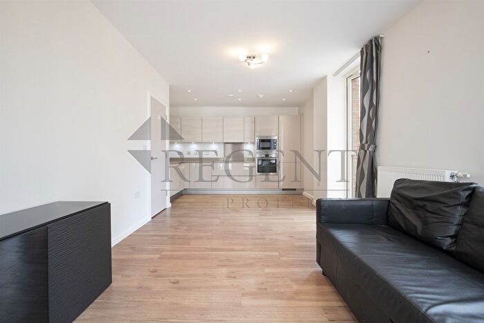 2 Bedroom Flat To Rent In Shackle Court, Gresham Place, E3