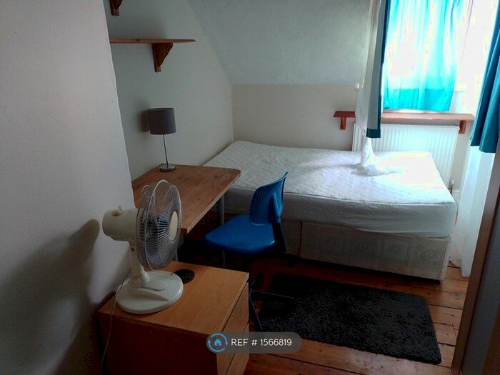 6 Bedroom Terraced House To Rent In Lawrence Street, York, YO10