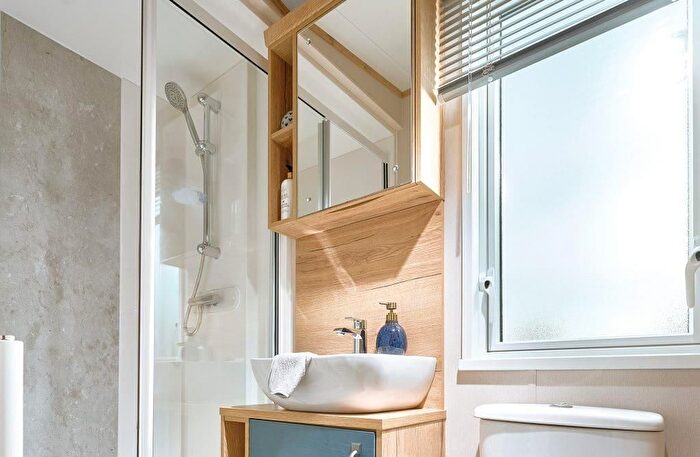 2 Bedroom Property For Sale In Gallanach Road, Oban, PA34