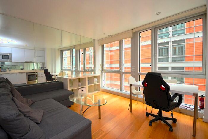 Studio To Rent In Fairmont Avenue, London, Greater London., E14
