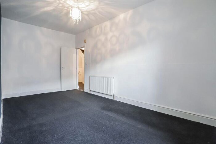 3 Bedroom Flat To Rent In Bacup Road, Rossendale, BB4