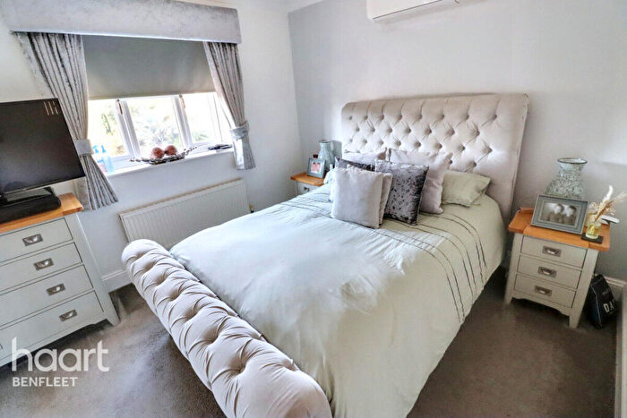 5 Bedroom Detached House For Sale In Azalea Mews, Canvey Island, SS8