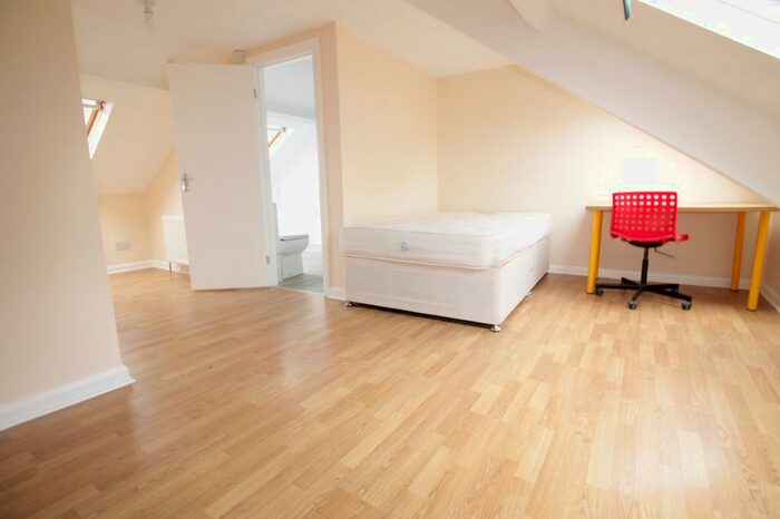 3 Bedroom Maisonette To Rent In Stratford Grove West, Newcastle Upon Tyne, NE6