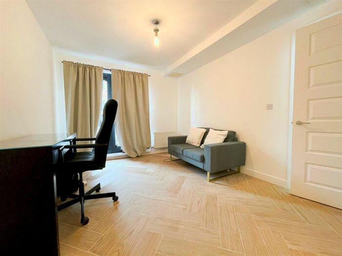 1 Bedroom Flat To Rent In Hogg Lane, Grays, RM17