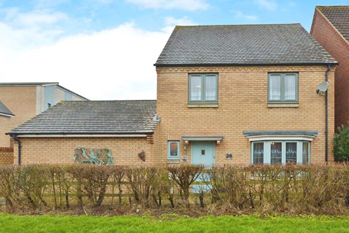 4 Bedroom Detached House For Sale In Aran Court, Oakridge Park, Milton Keynes, MK14