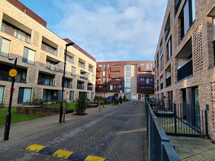 2 Bedroom Flat To Rent In Alpine Road, Queensbury, NW9