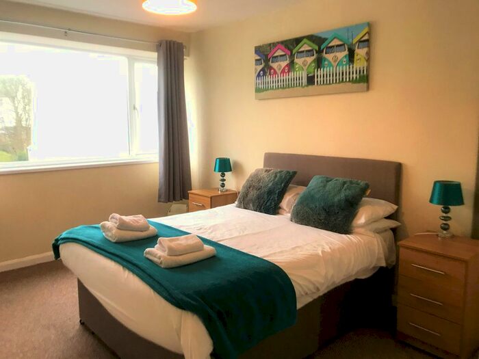 2 Bedroom Flat To Rent In Flat, Harbour Court, Saundersfoot, SA69