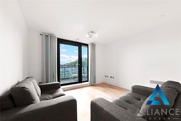 2 Bedroom Flat To Rent In Eluna Apartments, Wapping Lane, London, E1W