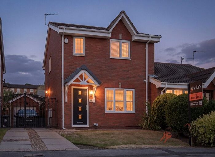 3 Bedroom Semi-Detached House For Sale In Spen View, Dewsbury Moor, Dewsbury, WF13