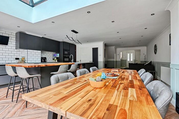 4 Bedroom Detached House For Sale In Cutshill Close, Birmingham, B36
