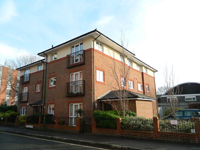 2 Bedroom Flat To Rent In Chichester Terrace, Horsham, RH12
