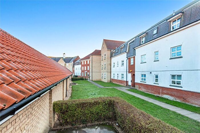 2 Bedroom Flat For Sale In Tallow Gate, South Woodham Ferrers, Chelmsford, Essex, CM3