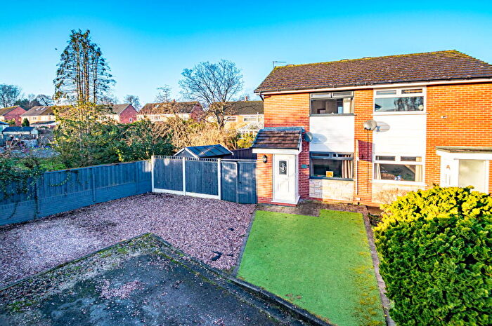 2 Bedroom Semi Detached House For Sale In Lingmell Close, Urmston, Manchester, M41