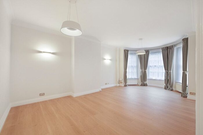 3 Bedroom Flat To Rent In South Lodge, Circus Road, NW8