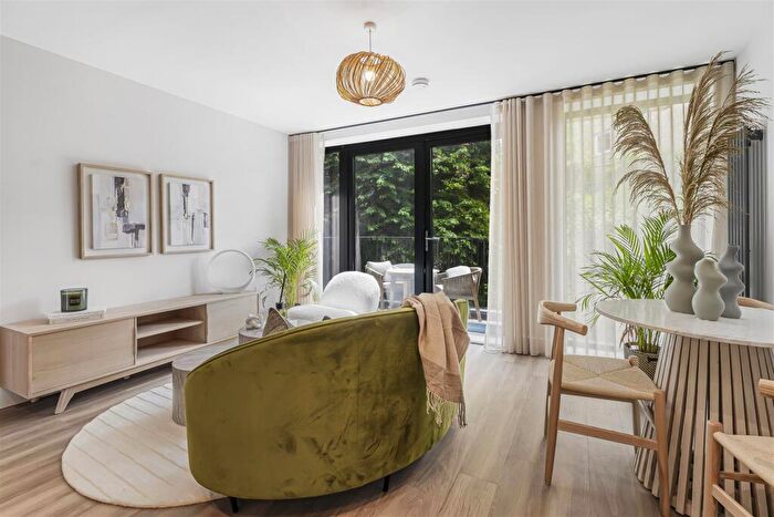 1 Bedroom Apartment For Sale In Plot, Brush House, Old Electricity Works, St. Albans, AL1