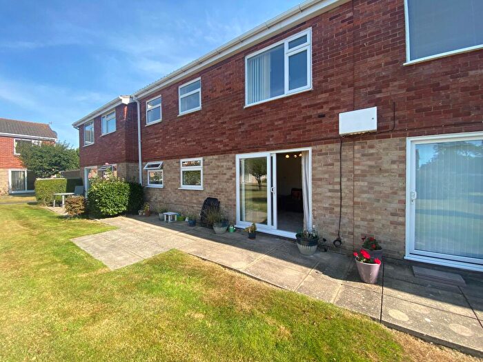 2 Bedroom Apartment To Rent In The Lawns, Highcliffe, BH23