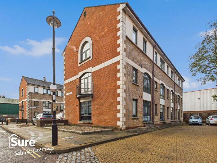 1 Bedroom Apartment For Sale In Corner Hall, Hemel Hempstead, Hertfordshire, HP3