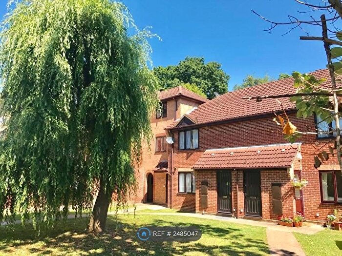 2 Bedroom Flat To Rent In Nursery Gardens, Chandler's Ford, Eastleigh, SO53