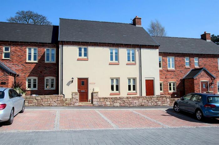 3 Bedroom Town House To Rent In Church Croft, Caverswall, Stoke-on-Trent, ST11