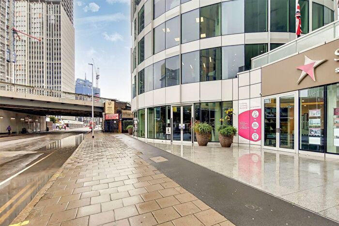 2 Bedroom Flat To Rent In Sky Gardens, Wandsworth Road, London, SW8