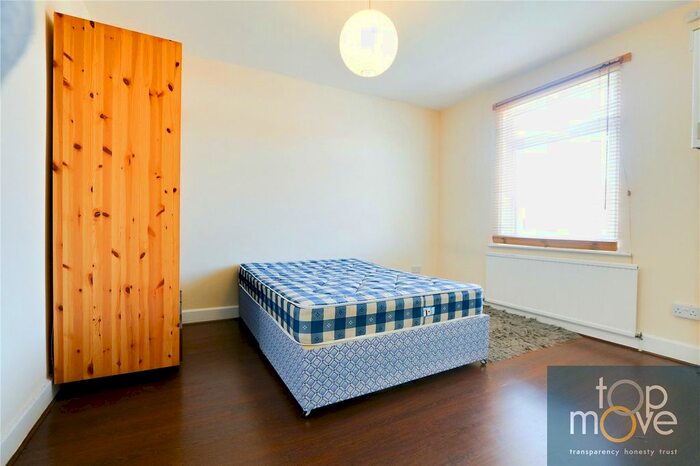 Property To Rent In Bensham Lane, Thornton Heath, CR7