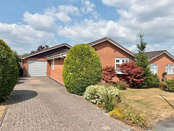 3 Bedroom Bungalow For Sale In Rippon Close, Tiverton, EX16