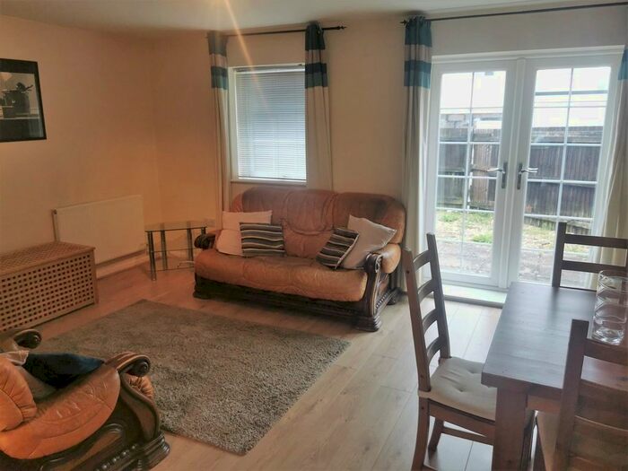 3 Bedroom End Of Terrace House To Rent In Tintern Street, Cardiff, CF5