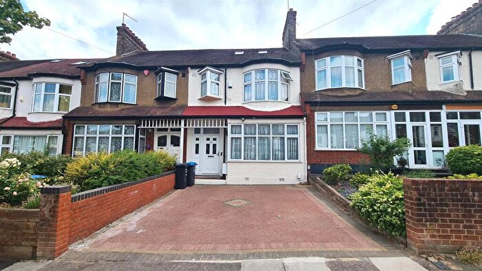 4 Bedroom Terraced House For Sale In Chelmsford Road, Southgate, N14