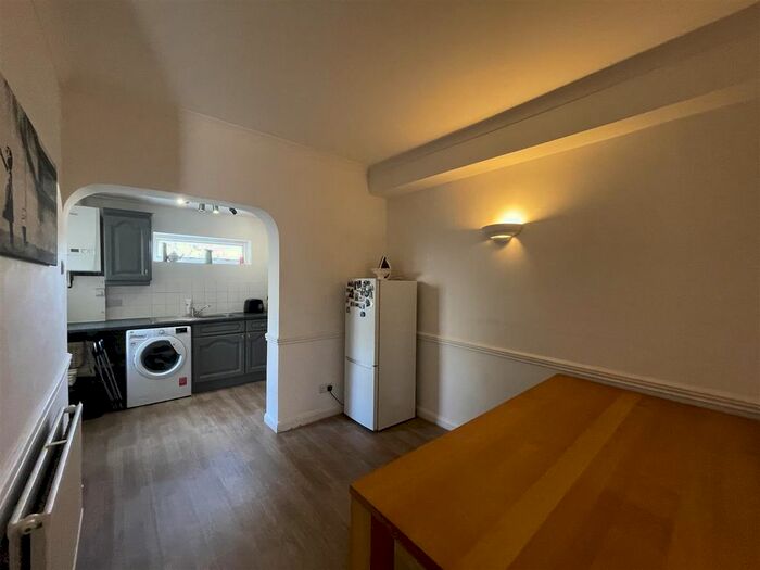 2 Bedroom Maisonette To Rent In Days Lane, Sidcup, DA15