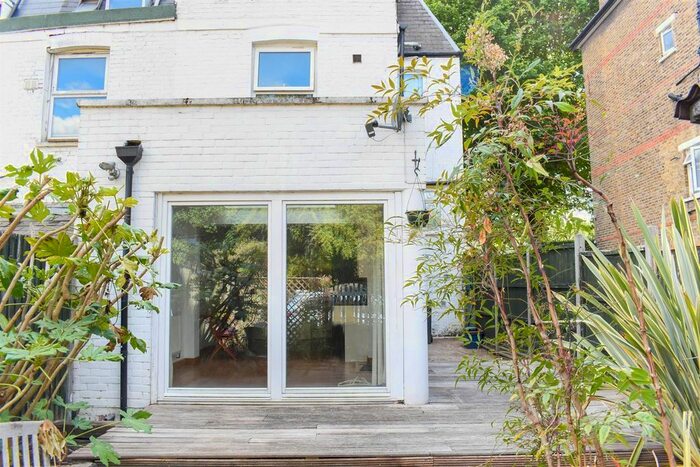 1 Bedroom Flat To Rent In Boston Manor Road, Brentford, TW8