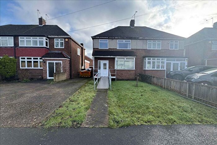 3 Bedroom Semi Detached House For Sale In Harvest Road, Feltham, Middlesex, TW13