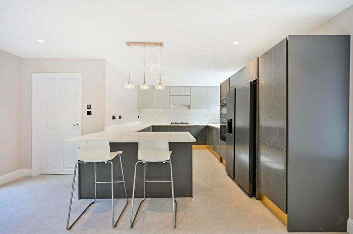 5 Bedroom Detached House To Rent In Renfrew Road, Kingston Hill, Kingston Upon Thames, KT2