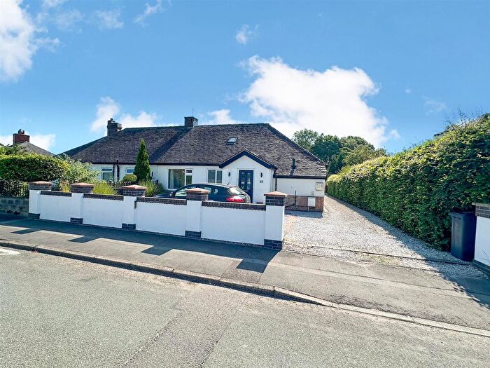 3 Bedroom Semi-Detached House To Rent In Beggars Lane, Leek, Staffordshire, ST13