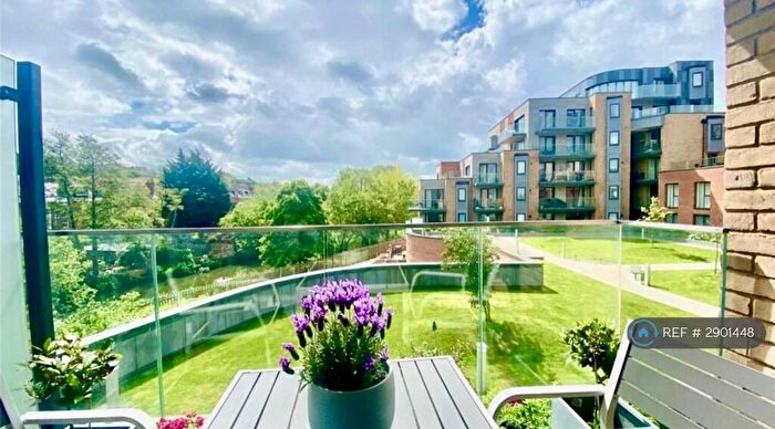 1 Bedroom Flat To Rent In Riverside View, Reading, RG1