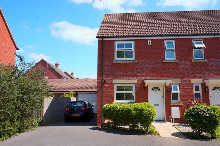 3 Bedroom Semi-Detached House To Rent In Bodenham Field, Abbeymead, Gloucester, GL4
